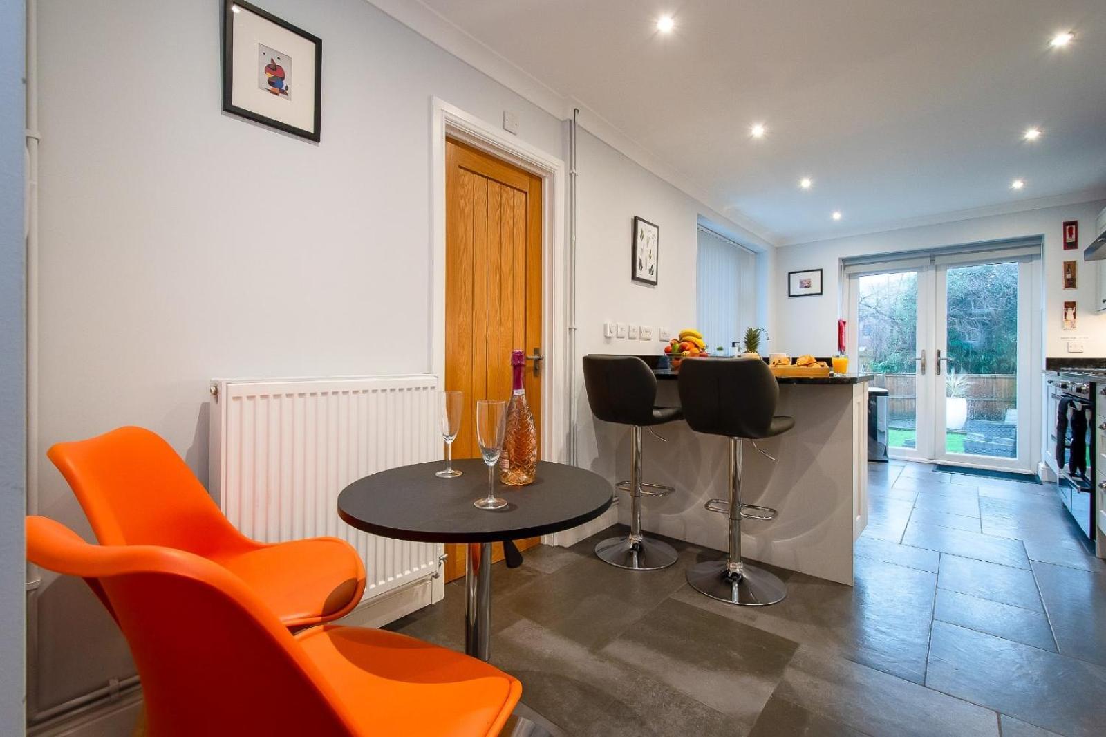 Casa One Hundred - A Beautiful 4 Bed House On The Beach Front Swansea Kültér fotó
