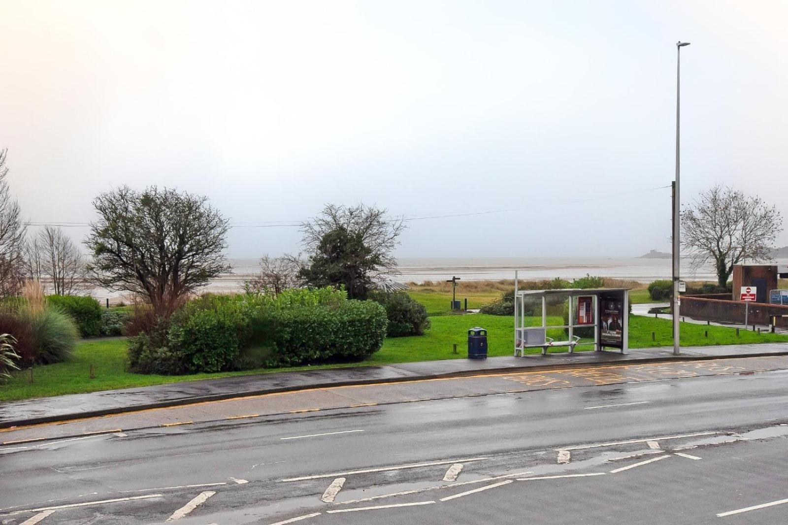 Casa One Hundred - A Beautiful 4 Bed House On The Beach Front Swansea Kültér fotó