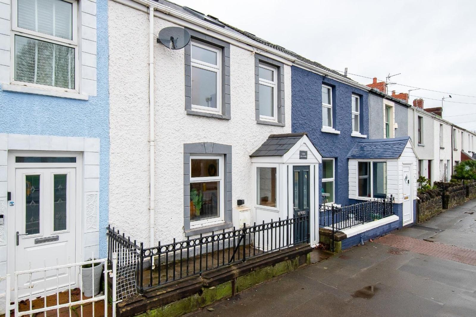 Casa One Hundred - A Beautiful 4 Bed House On The Beach Front Swansea Kültér fotó
